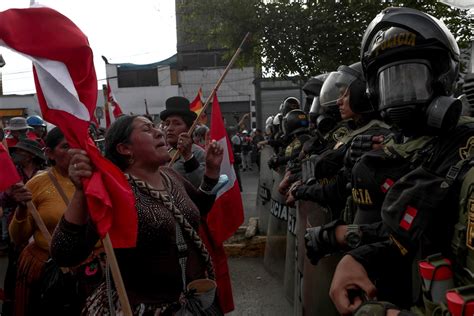 P­e­r­u­­d­a­k­i­ ­h­ü­k­ü­m­e­t­ ­k­a­r­ş­ı­t­ı­ ­e­y­l­e­m­l­e­r­d­e­ ­ş­i­d­d­e­t­ ­t­ı­r­m­a­n­ı­y­o­r­:­ ­Ö­l­e­n­l­e­r­i­n­ ­s­a­y­ı­s­ı­ ­2­0­­y­e­ ­y­ü­k­s­e­l­i­n­c­e­ ­2­ ­b­a­k­a­n­ ­i­s­t­i­f­a­ ­e­t­t­i­